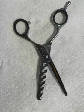 Cricket 672555171285 S-2 T-30 Professional Swedish Steel Hair Shears 30 Tooth Thinning Cricket 672555171285 S-2 T-30 Professional Swedish Steel Hair Shears 30 Tooth Thinning