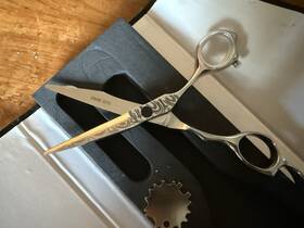 Hachi Dmb-575 5.75in Stainless Steel Straight Hair Cutting Shears Damascus