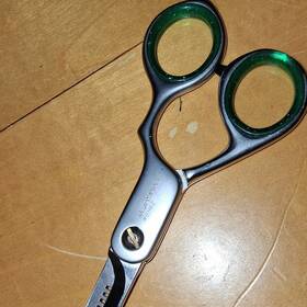 Marianna 50116 6 In Stainless Steel Thinning Scissors And Shears Finger Rest Silver/green