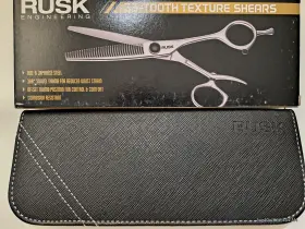 Rusk 611186045695 33 Tooth Texture Shears Japanese Steel 360 Rotating Thumb With Case Nib