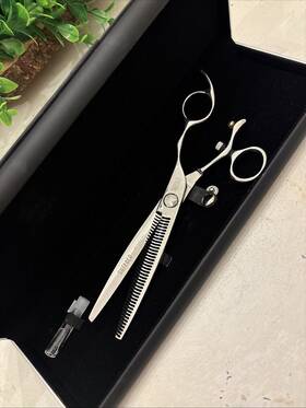 Surface 669819076530 Texturizing Swivel Thumb Professional Shears