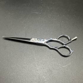 Yasaka Shears Sm-55 Japanese Beauty / Scissors Shear 5.5 Inch Length Ergonomic